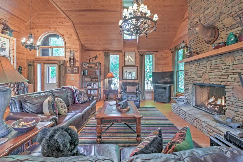 Dream Catcher: Luxe Cabin w/ Large Deck + Mtn View - Image 1