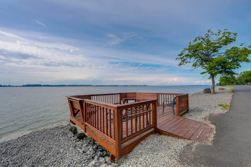 Apt on St Lawrence River in Cape Vincent! - Image 1