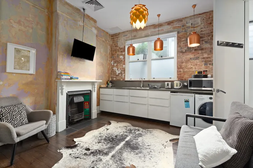 Stylish Victorian Terrace in cultural heart - Image 1