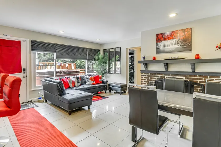 'Hidden Paradise' on 5 Acres w/ Hot Tub & Deck! - Image 1