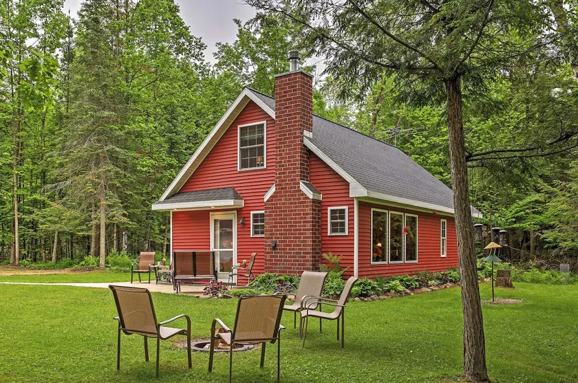 Birnamwood Cottage w / Deck & Flussblick! - Image 1