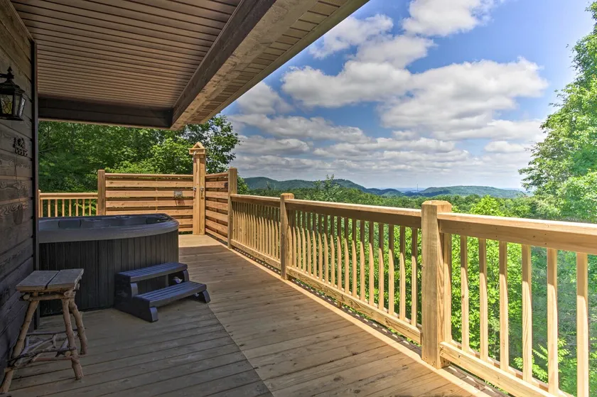 Sevierville Overlook Cabin: 9 Miles to Gatlinburg! - Image 1