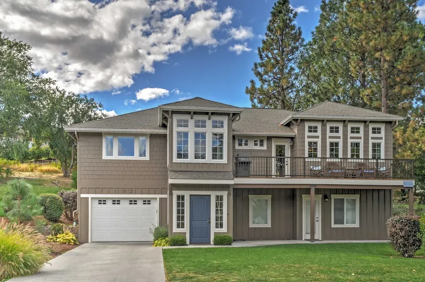 Smukke 4BR Wapato Point Home w / Private Hot Tub! - Image 1
