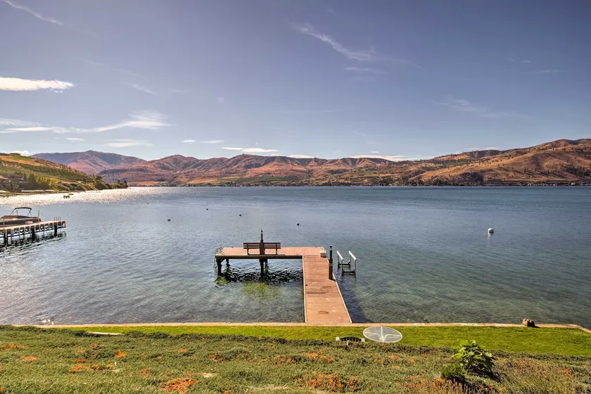 Waterfront Manson Cabin en Lake Chelan w / Deck! - Image 1