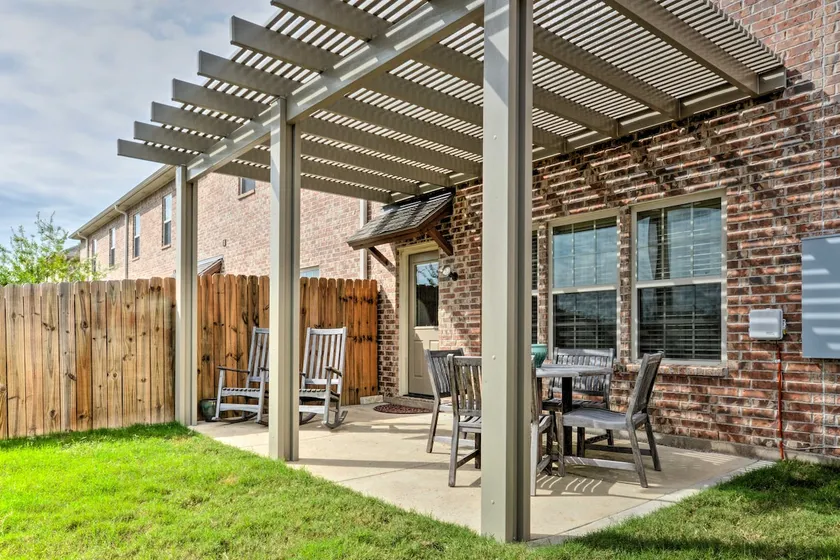 College Station Townhouse w/ Private Patio - Image 1