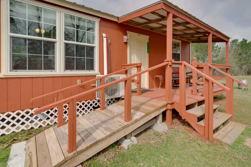 Tranquil Plantersville Cabin: Farm Animals On-Site - Image 1