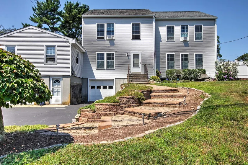 South Kingstown Vacation Rental: 2 Mi to Beach! - Image 1