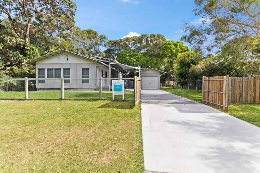 Bella on Boreen by Discover Stradbroke - Image 1