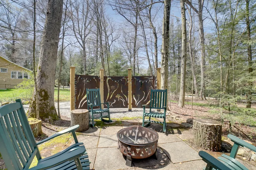 Pool Access: Pet-Friendly Pennsylvania Cabin! - Image 1