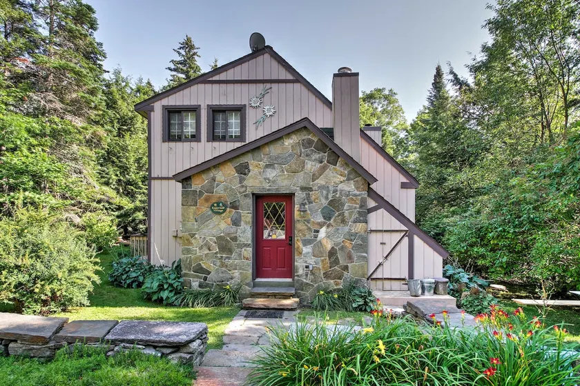 West Dover Vacation Rental w/ Hot Tub Near Mt Snow - Image 1