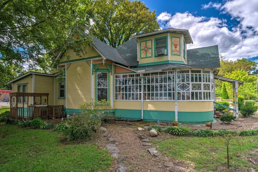 Russellville House w/ Garden - Walk to Main Street - Image 1