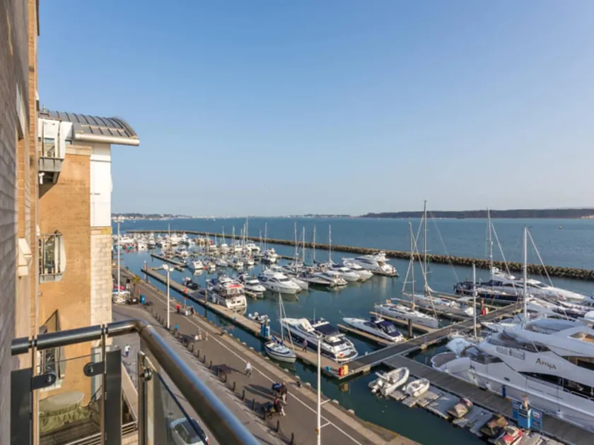 Perfect Harbour Views - Image 1