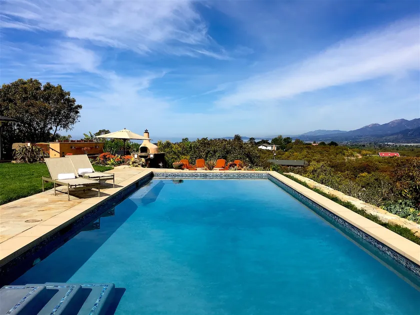 Beautiful View - Designer Comfort & Private Tennis - Image 1