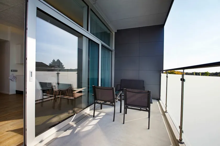 Studio Apartment with Sunny Balcony for 4 - Image 1