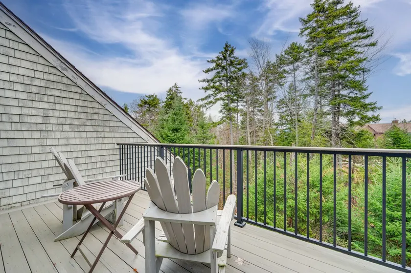 Cozy Bretton Woods Ski-In/Ski-Out Condo w/ Deck! - Image 1