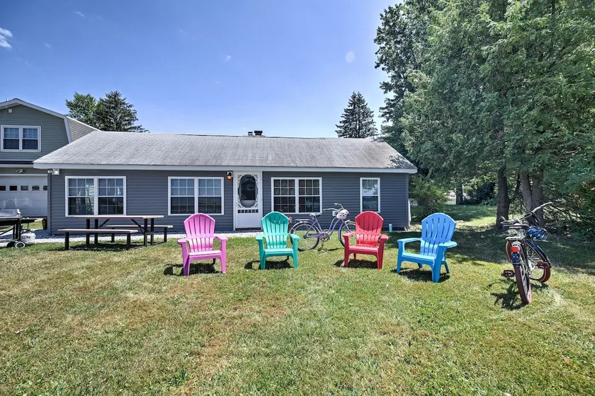 'Willow Point' ~ Lake Champlain House w/ 2 Kayaks! - Image 1