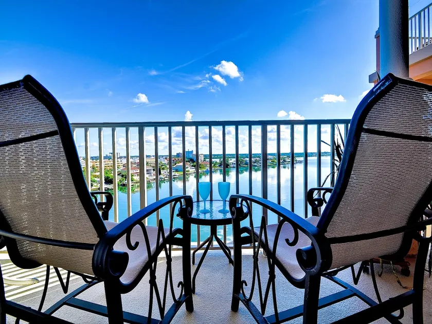 Harborview Grande 705 - Image 1