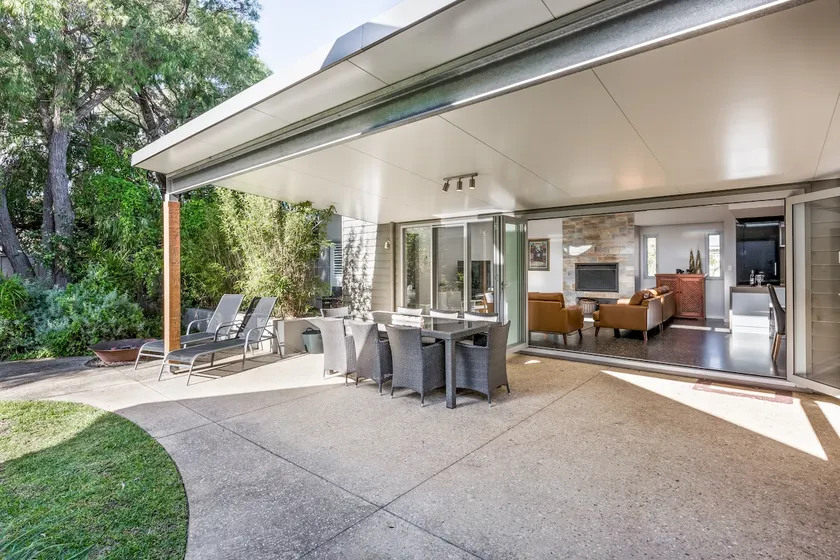 Mimosa - Stylish Beachside Retreat in Dunsborough - Image 1