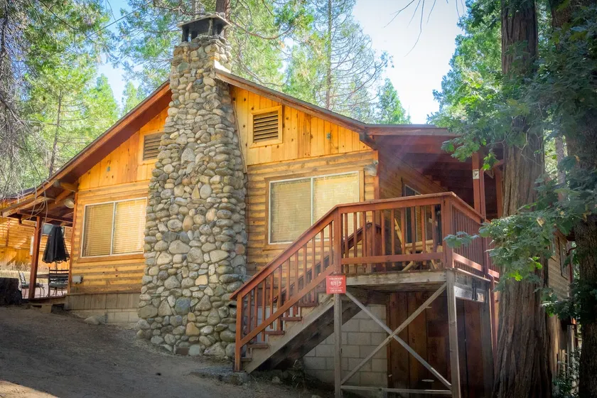 Howard's Retreat - Image 1