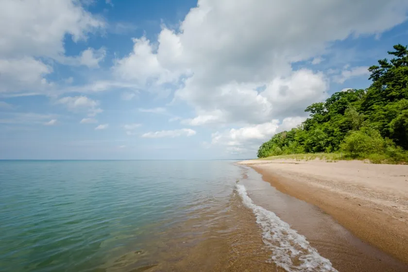 Lakeside Home Walking Distance To Association Beach! - Image 1