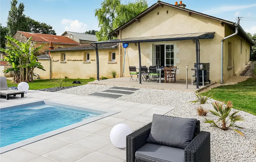 Beautiful Home In Montreuil Bellay - Image 1