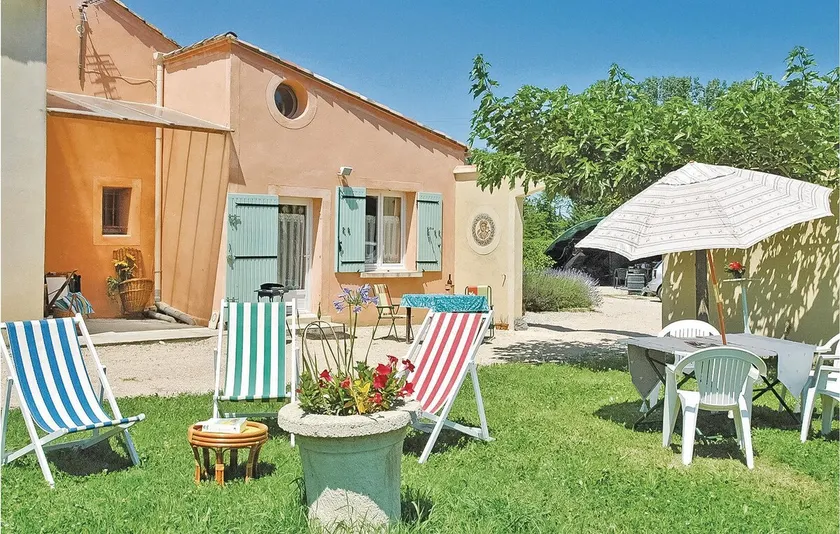 1 bedroom stunning home in Caderousse - Image 1