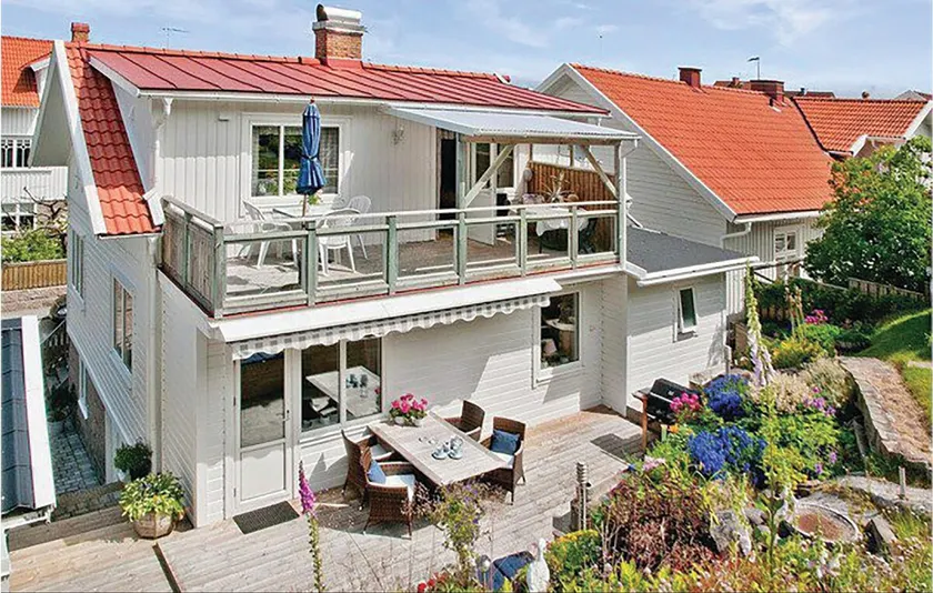 Stunning Apartment In Kungshamn - Image 1