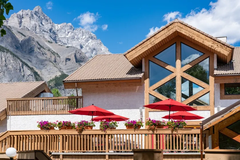 Renovated Condo At The Base of Tunnel Mountain! - Image 1