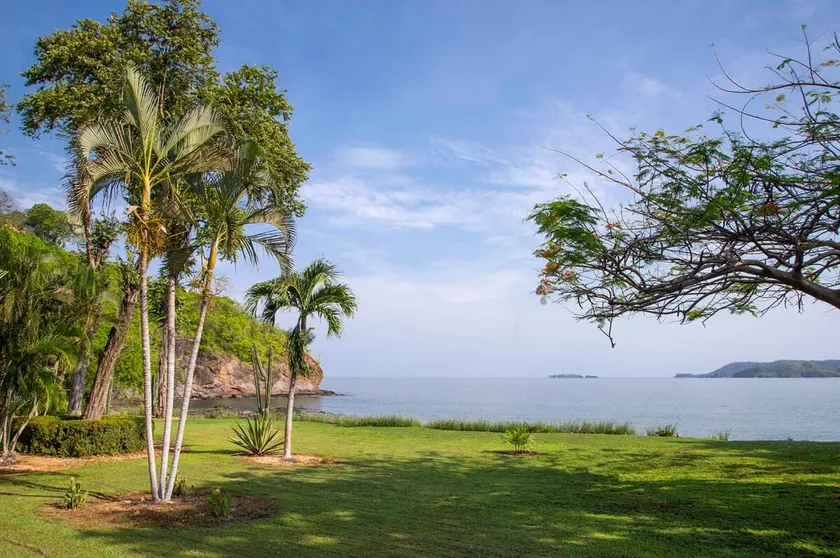 Remodeled Beachfront Condo Ocean Views & Bunk Room - Image 1