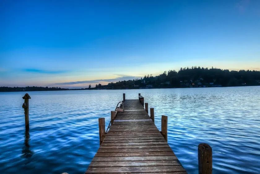 Brannholm- Glas und Holz Haus auf Devils Lake mit Dock - Tierfreundlich - Image 1