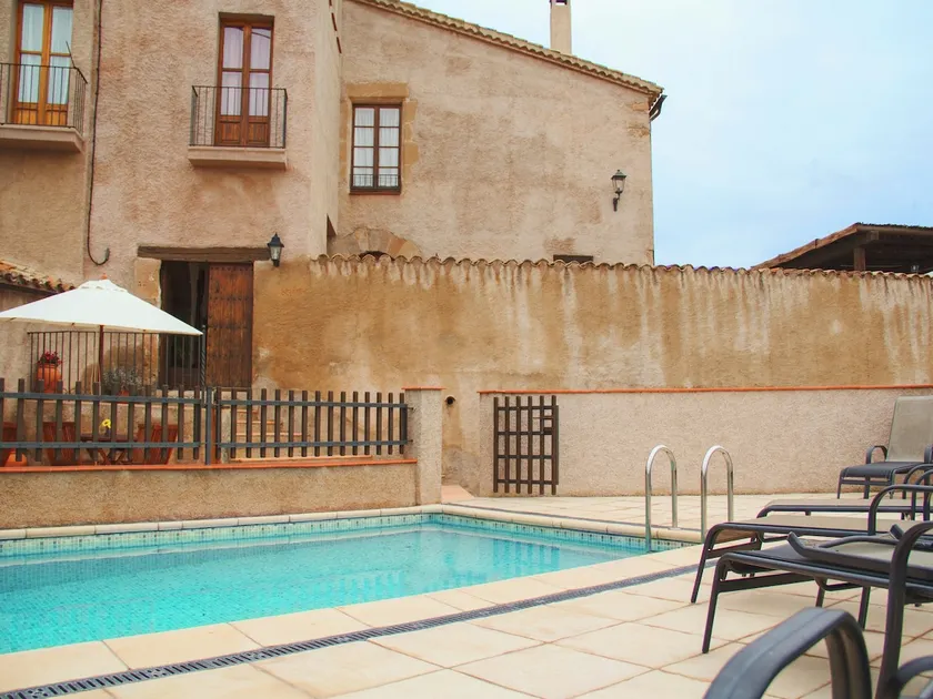 Casa rural en Maians con piscina compartida - Image 1