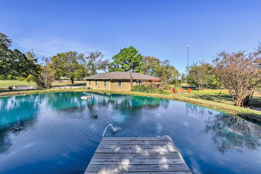 Pottsboro Home on 2 Acres w/ Hot Tub, Near Marina! - Image 1