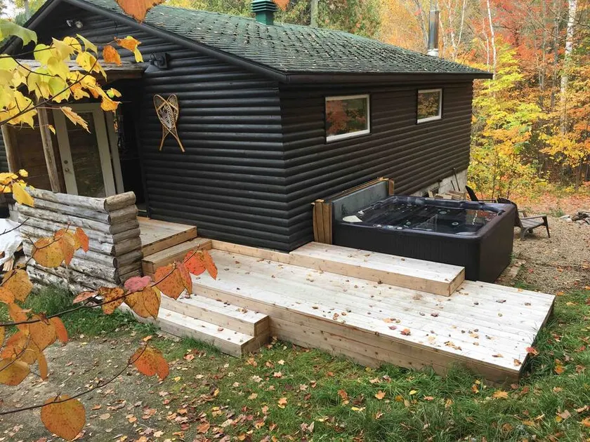 Cozy Lake Access Loj + Hot Tub & Fire Pit - Image 1