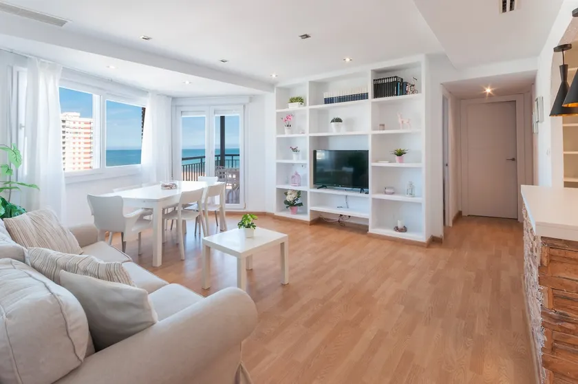 Appartement avec vue sur la mer situé sur la plage. - Location réservée familles - Image 1