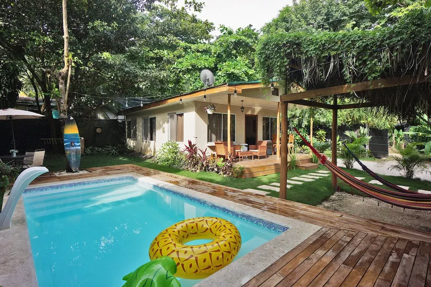 Inviting 3 Bedroom House 2min Walk to the Beach - Image 1