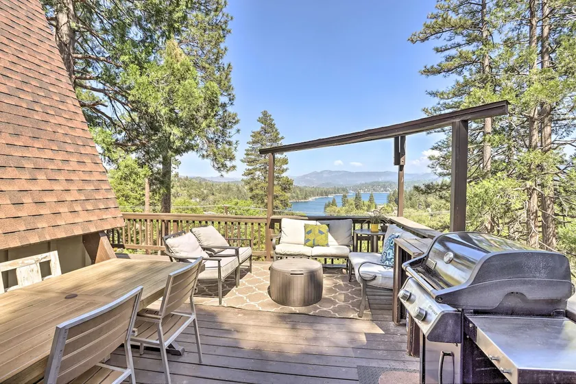 Grande maison avec 3 ponts et vue sur le lac Arrowhead! - Image 1
