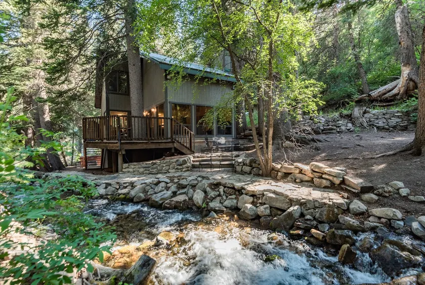 Windows on the Stream - tranquil stream side setting, hot tub, short walk to Sundance Resort - Image 1