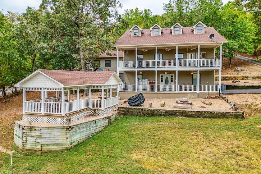 Waterfront Beaver Lake House w/ Deck & Fire Pit! - Image 1