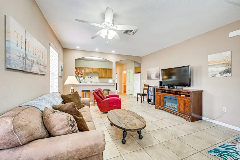 Pet-Friendly Gem w/ Yard & Pool Access in Sebring - Image 1