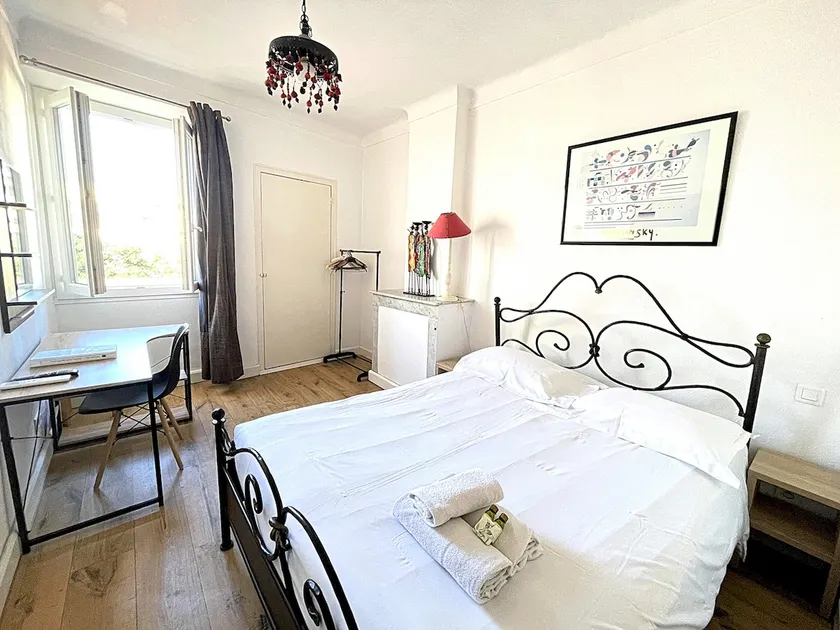 Sunny 1 Bedroom Rue Commandant André - Image 1