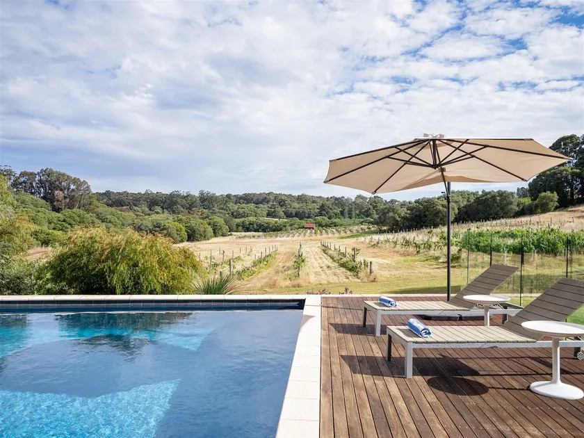 Sophie's Vineyard - Sprawling Scenery With Pool - Image 1