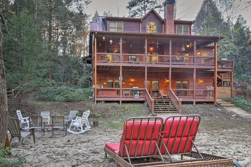 Privat Cartecay River House m / Hot Tub & Game Room - Image 1