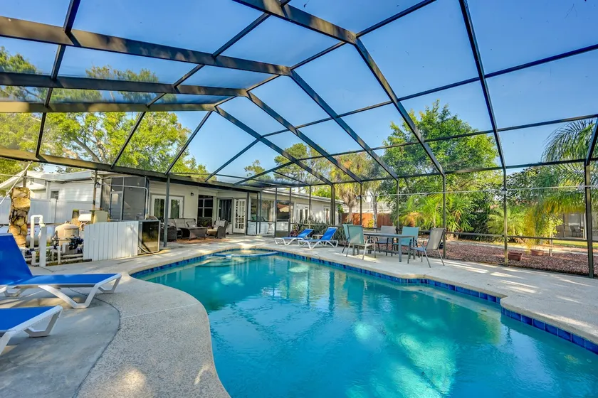 Dock & Beautiful Views! Spacious Bellows Lake Gem - Image 1