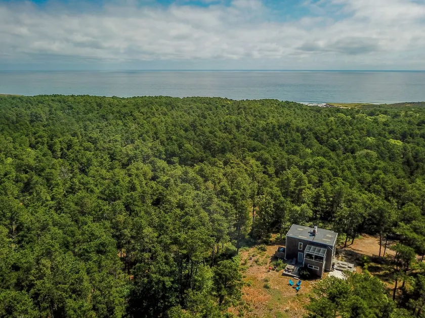 N ° 318: Paix et isolement en haut d'une colline au milieu d'un littoral national avec une architecture moderne! - Image 1