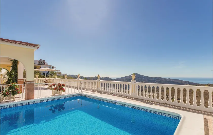 3 Bedroom Awesome Home In Corumbela - Image 1