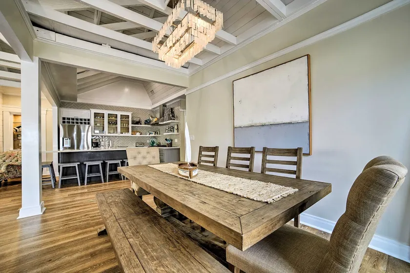 Charming Renovated Avalon Townhome, Walk to Beach! - Image 1