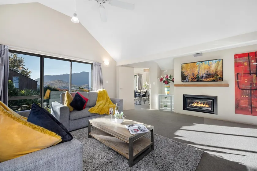 Distinctive Stylish and Spacious Family Home - Image 1