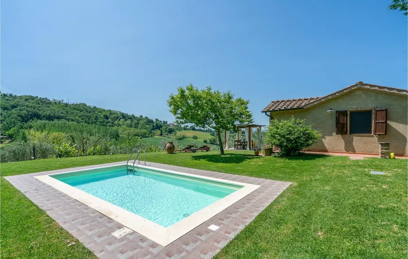 Casina - Image 1