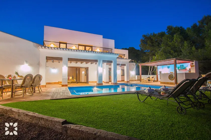 Villa Waterfront by Abahana Villas - Image 1