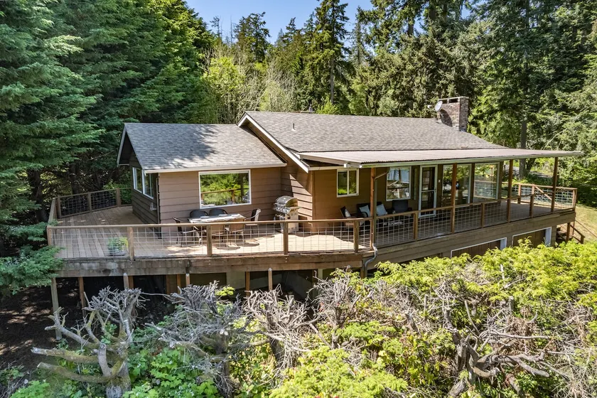 Eagles Watch by AvantStay | Large Deck w/ Views - Image 1
